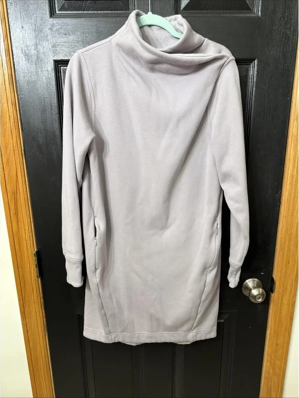 Athleta Cozy Karma Sweatshirt Dress Lilac Fleece Lined Thumbholes Women M Pocket - Picture 2 of 9